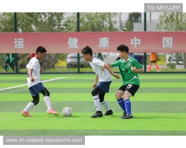 青少年足球发展中的营养干预与成长支持